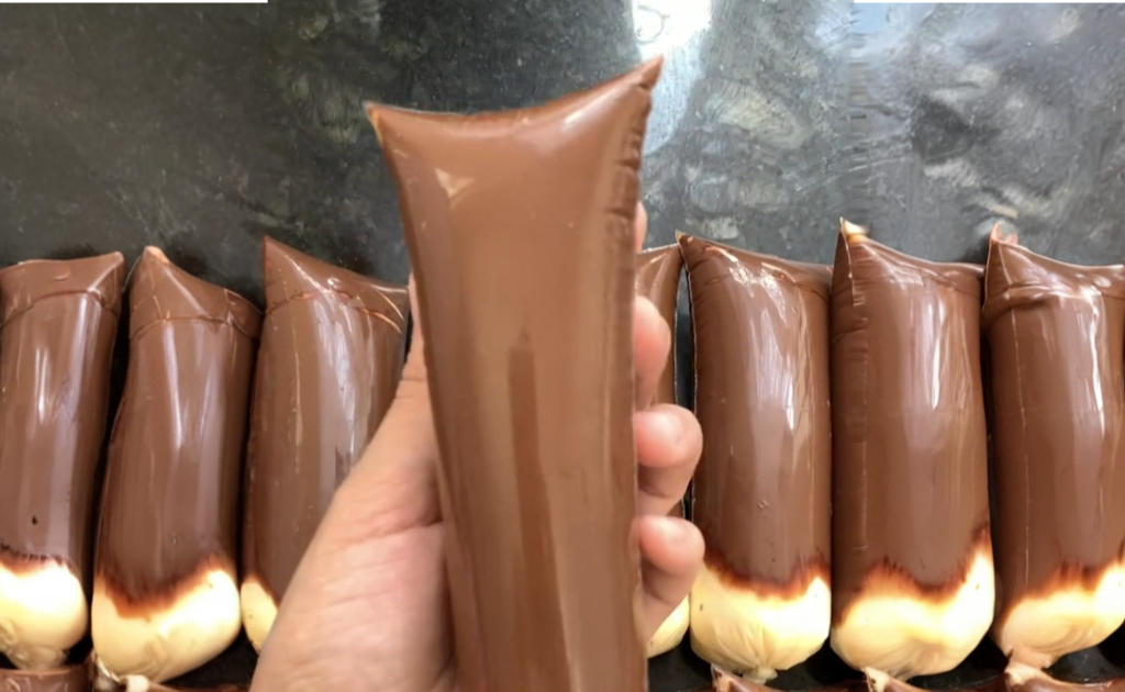 Geladinho de Maracujá com Casquinha de Chocolate