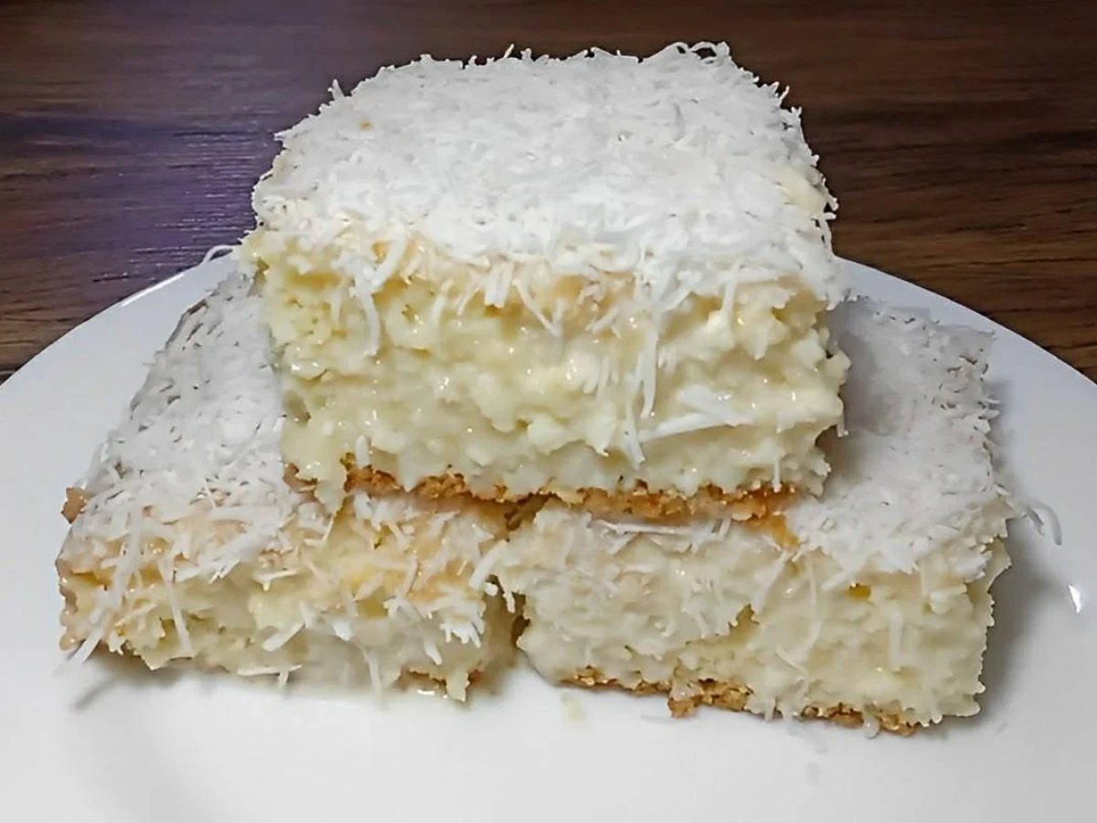 Bolo de coco gelado