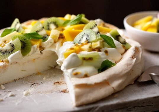 Pavlova Tropical
